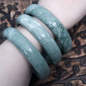 Lot of 3 Elegant Chinese Jade Stone Green & White Bangle Bracelets 2.25" gap